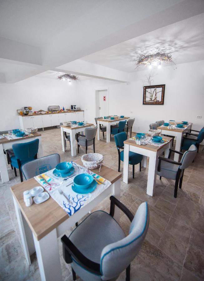 Hotel Boutique 23 Douăzeci şi Trei August Exteriér fotografie