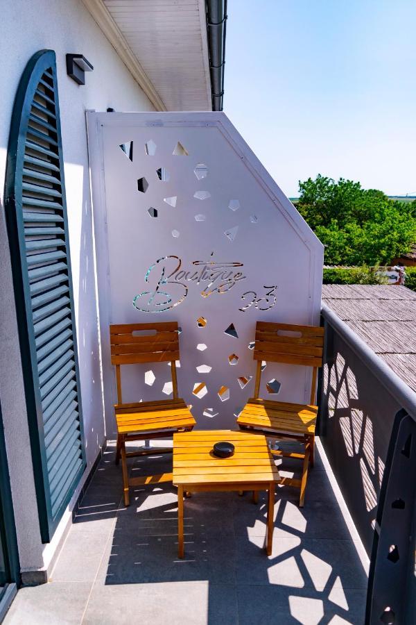 Hotel Boutique 23 Douăzeci şi Trei August Exteriér fotografie