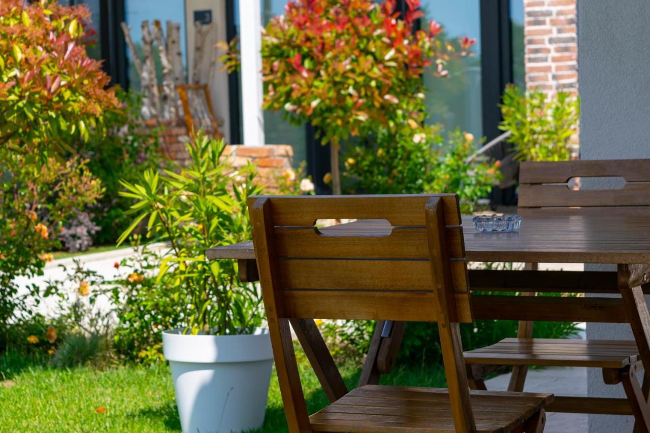 Hotel Boutique 23 Douăzeci şi Trei August Exteriér fotografie