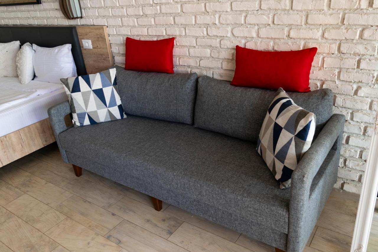 Hotel Boutique 23 Douăzeci şi Trei August Exteriér fotografie