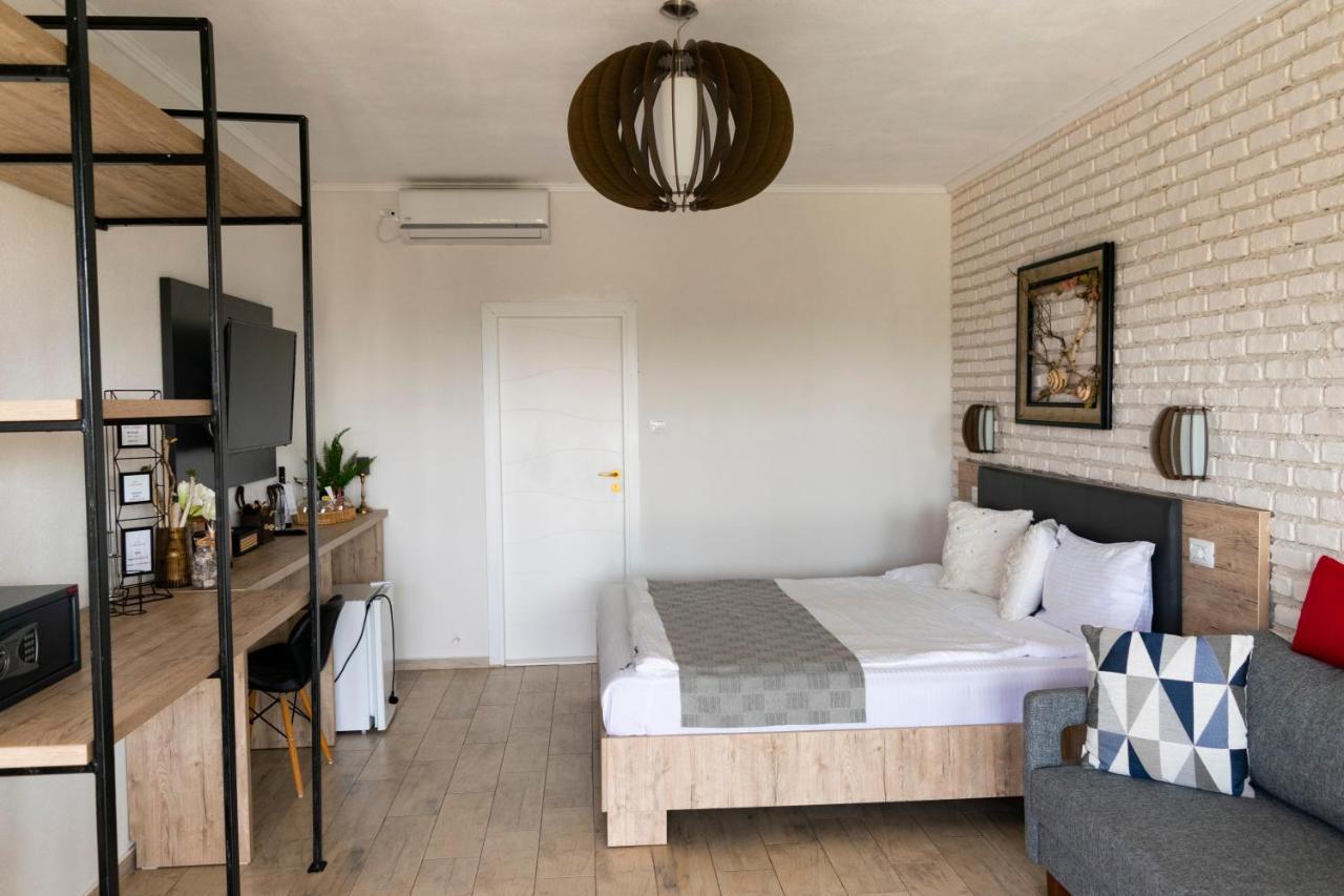 Hotel Boutique 23 Douăzeci şi Trei August Exteriér fotografie