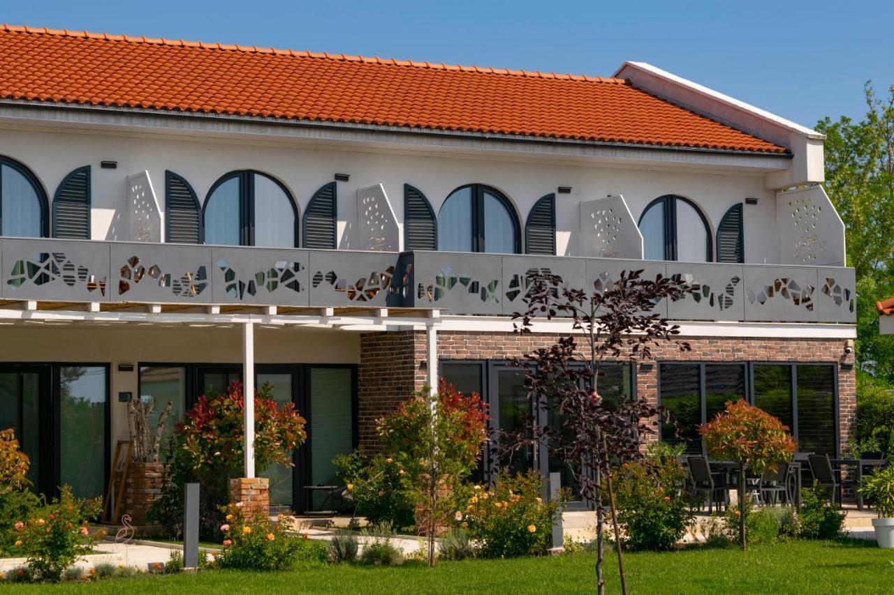 Hotel Boutique 23 Douăzeci şi Trei August Exteriér fotografie