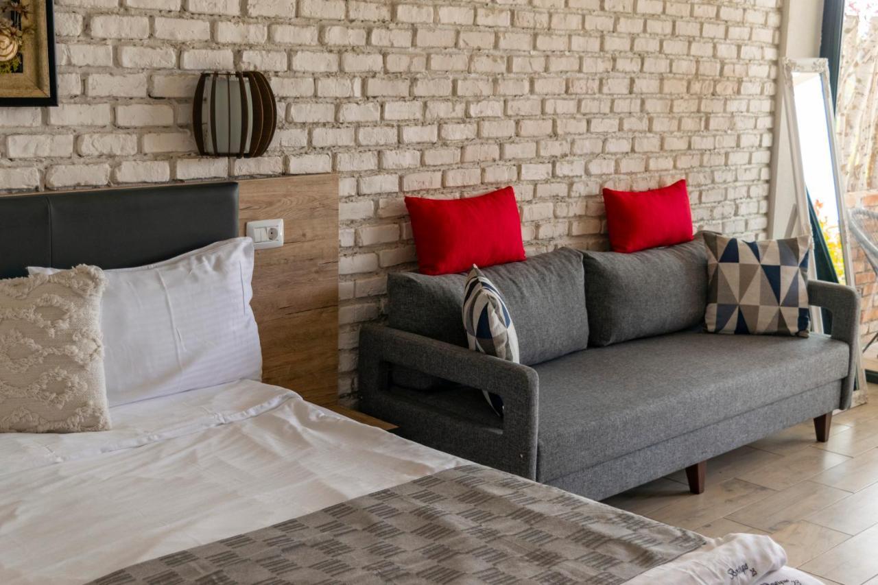 Hotel Boutique 23 Douăzeci şi Trei August Exteriér fotografie